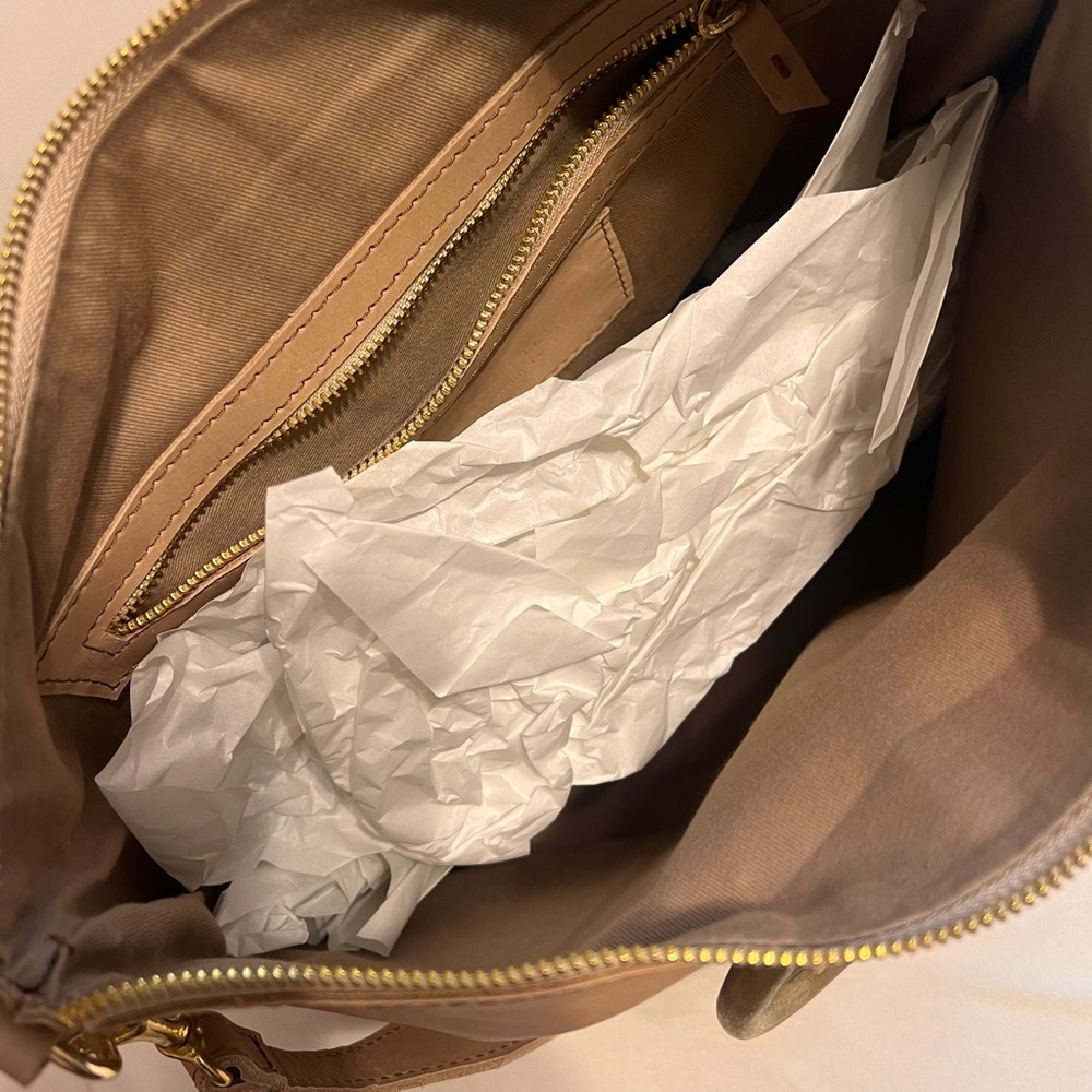 Raven + Lily Tan Shoulder Bag with Gold Ring Handles - Picture 4 of 6